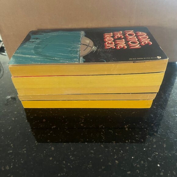 5 Paperback Lot-A Fine Start to a Collection by acclaimed author Andre Norton - Picture 4 of 6